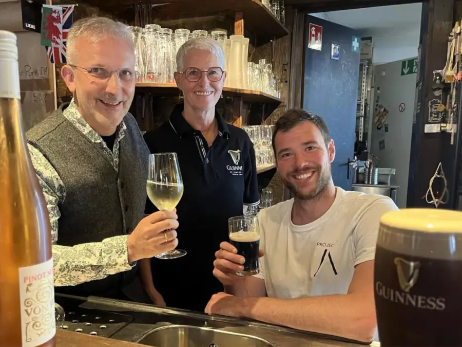 Hobbywinzer vom Project Vino übernehmen vorübergehend Kultkneipe in Herdecke